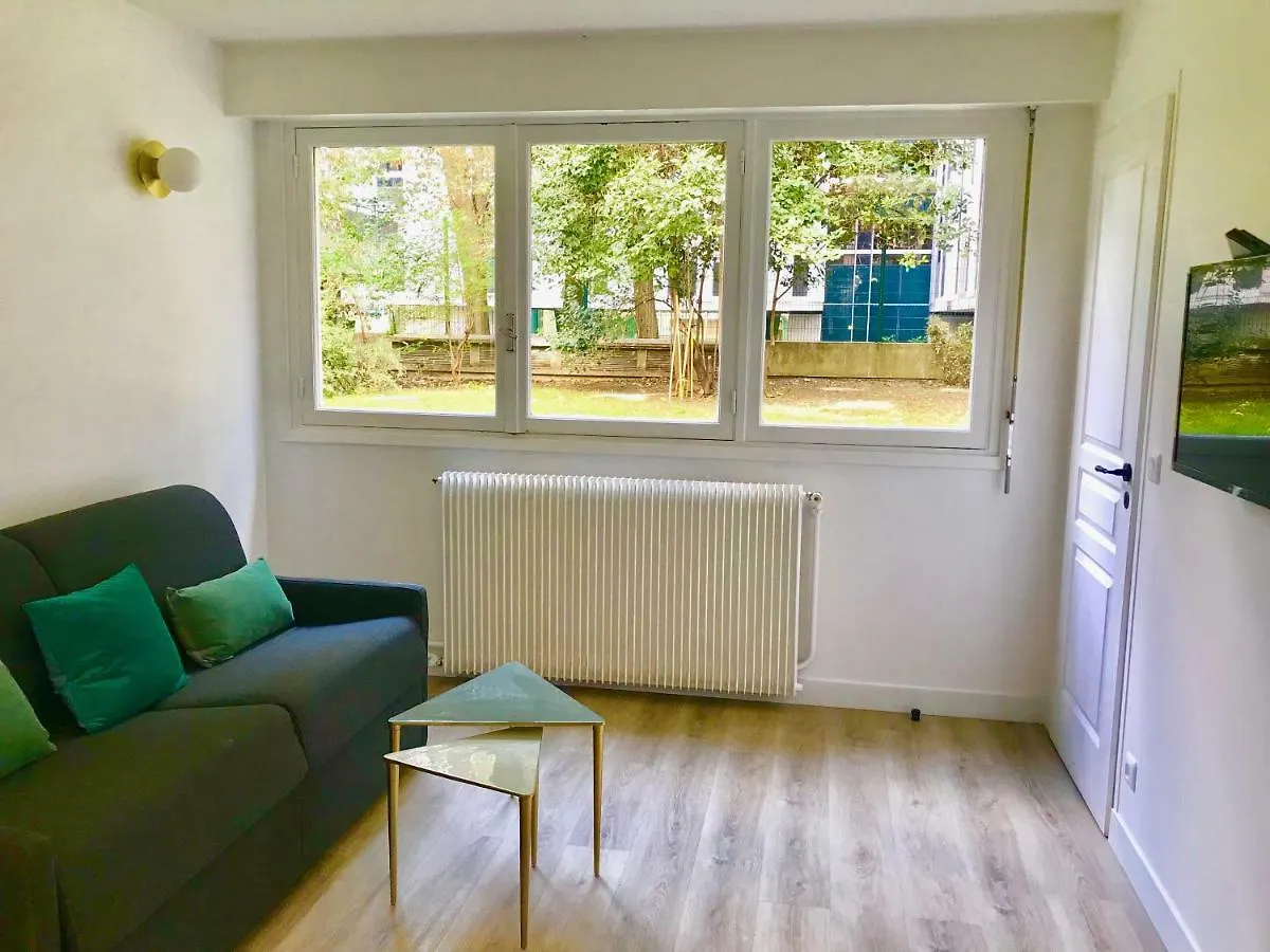 3 Bedrooms Tour Eiffel + Parking Apartman Párizs