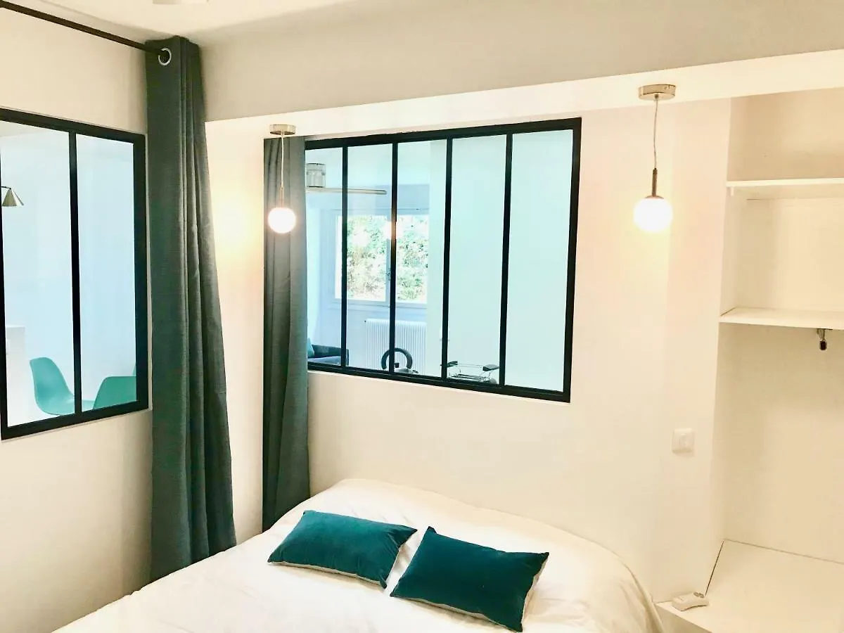3 Bedrooms Tour Eiffel + Parking 파리